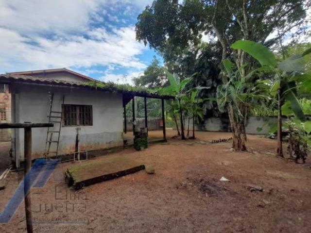 Ubatuba, Ubatumirim Casa com 01 dormitório a 400 metros da praia