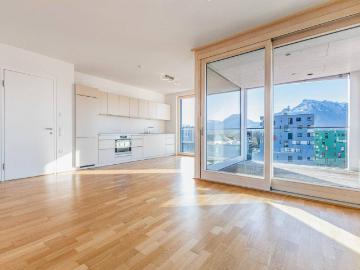 ÜBER DEN DÄCHERN DER RIEDENBURG: Moderne 3 Zimmer Wohnung mit Terrasse