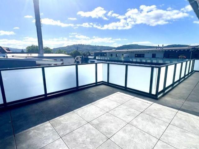 Über den Dächern der Stadt Moderne 2 Zimmer NB Wohnung mit EBK, Dachterrasse und TG