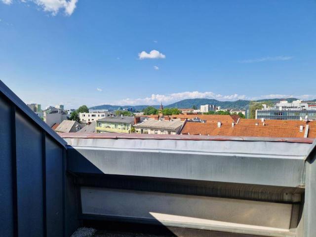 ÜBER DEN DÄCHERN | MIT AUSSICHT ZUM VERLIEBEN