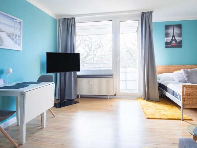 Über den Dächern Hannovers: 1 Zimmer Wohnung mit Balkon und Weitblick provisionsfrei