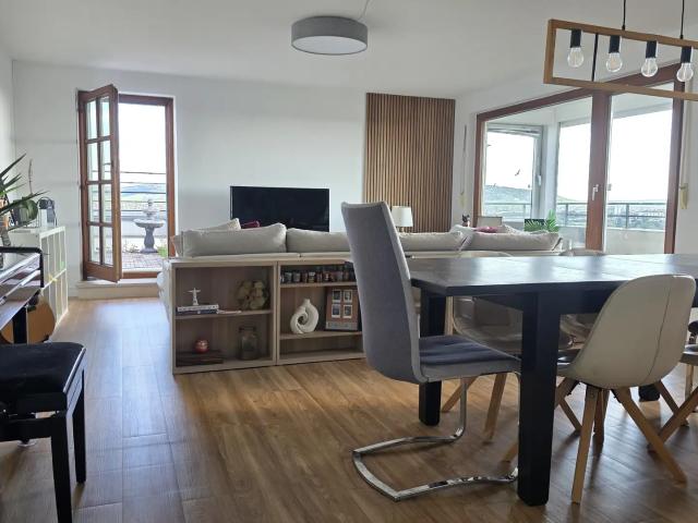Über den Dächern von Waiblingen: 3,5 Zimmer Wohntraum mit Weitblick Dachterrasse!