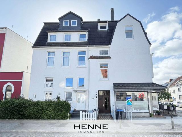 Über den Dächern von Bremen: Charmante Dachgeschosswohnung mit privater Dachterrasse