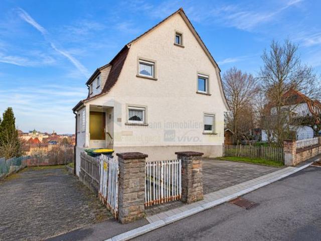 Über den Dächern von Donaueschingen: freistehendes Wohnhaus mit Garten, Terrasse u. ausgebautem Dachspitz – als Ein oder Zweifamilienhaus nutzbar!