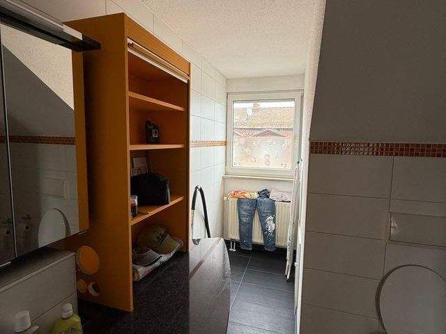 Über den Dächern von Fürth: Helle 2 Zimmer Dachgeschosswohnung in Fürth Südstadt