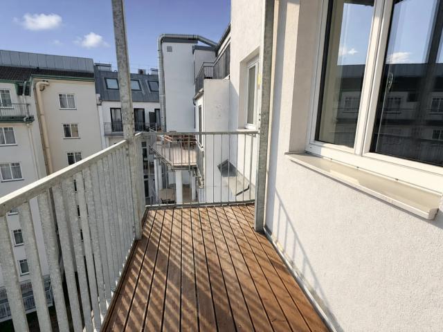 Über den Dächern von Margareten: 3 Zimmer, Balkon & U4 Nähe