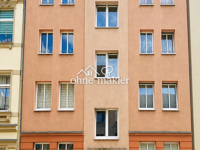 Über den Dächern von Plauen 2 Raum Wohnung mit Balkon und Kellerabteil