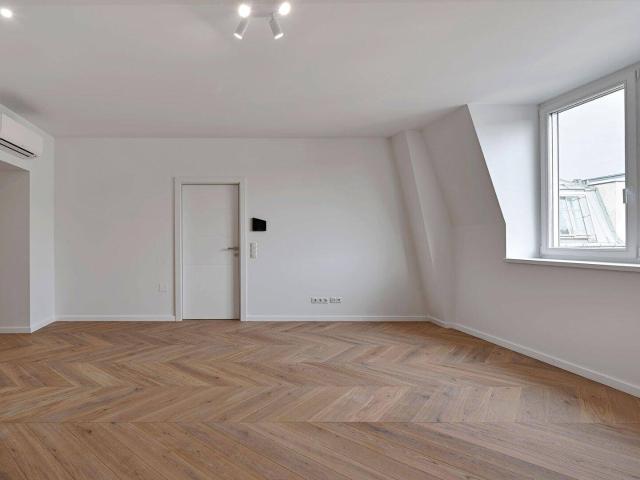 Über den Dächern Wiens Elegante 2 Zimmer Dachgeschoß Wohnung