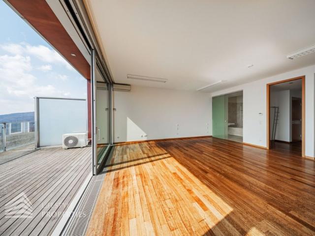 Über den Dächern Wiens! Traumhafte Garconniere mit Terrasse
