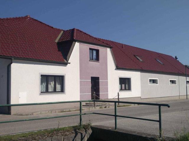 ÜBER 1000 m² NUTZFLÄCHE SEHR GROSSES WOHNHAUS