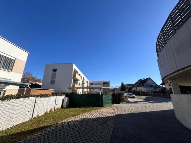 Übergangswohnen berufliche Kurzzeitmiete Voll ausgestattete 2 Zimmer Wohnung mit Loggia und TG