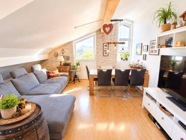 Übern den Dächern Siezenheims: Wunderbare und großzügige Dachgeschosswohnung mit tollem Ausblick und Toplage