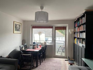 Übernahme der Einbauküche möglich 2,5 Zimmer Wohnung mit Tageslichtbad