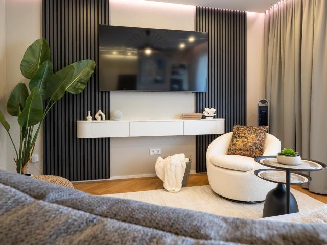 Übersetzung Englisch: Panorama Apartment Meersburg – Boutique Inspired Design & Smart Living