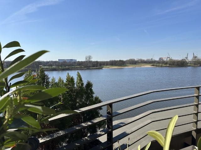 Überseestadt: TOP Exklusive 4 Zi. Whg im 4. OG, 2 Loggien m. Weserblick, 2 TG Plätze, barrierefrei