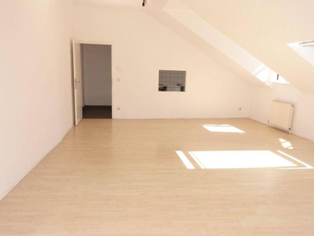 Überraschend großzügig: 62 m² Garconniere mit separater Küche GLEICH BEI U3 KARDINAL NAGL PLATZ