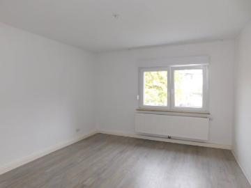 Überruhr Holthausen: Frisch renov. 3 Zi. Whg. mit großem Balkon