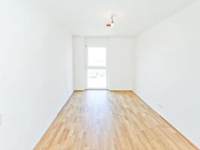 UBG3 Helle 3 Zimmer Wohnung mit Loggia