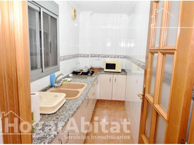 ¡UBICACIÓN IDEAL! CASA ESQUINERA Y ACOGEDORA CON TERRAZA