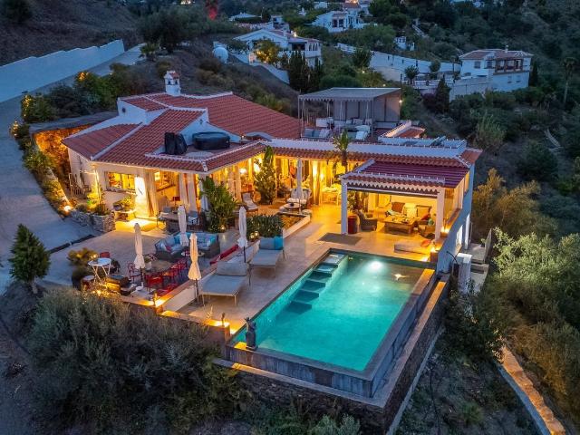 Ubicada a solo un par de minutos del pintoresco pueblo de Có. 227m² Venta de Competa