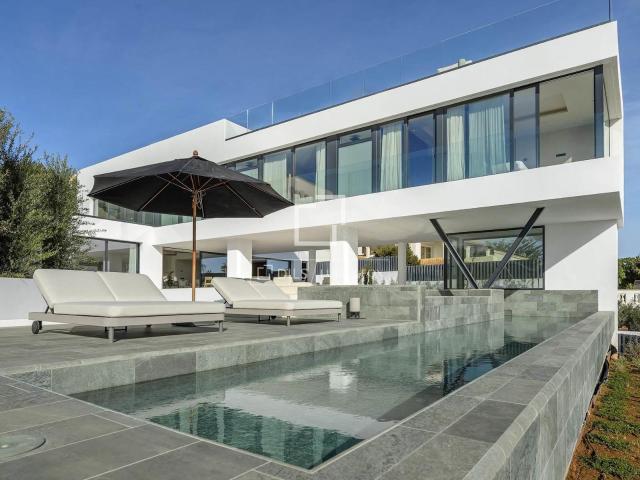 Ubicada dentro de la exclusiva comunidad cerrada de Vista Al. 531m² Vista Alegre sa Caixota