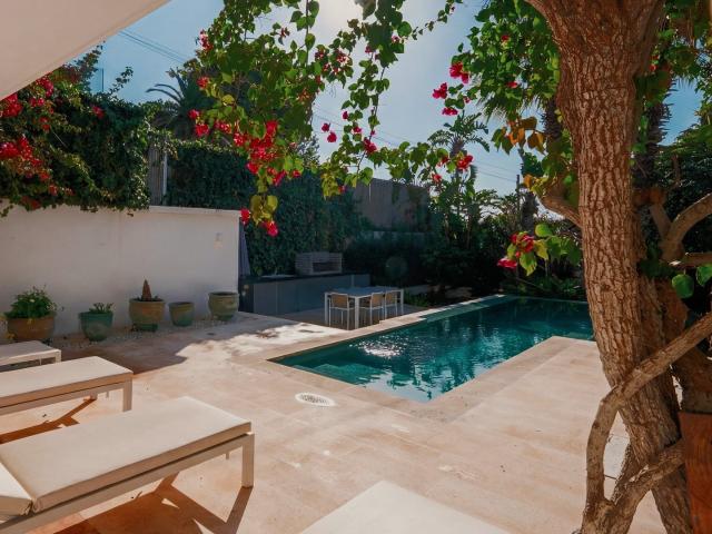 Ubicada en Can Pep Simó, una zona residencial consolidada a. 181m² Santa Eulalia del Río