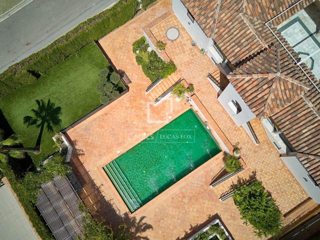 Ubicada en Cortijo de la Luz, en Otura, esta villa andaluza. 570m² Otura
