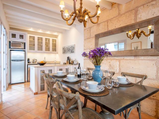 Ubicada en el corazón del centro histórico de Pollensa, esta. 181m² Pollença