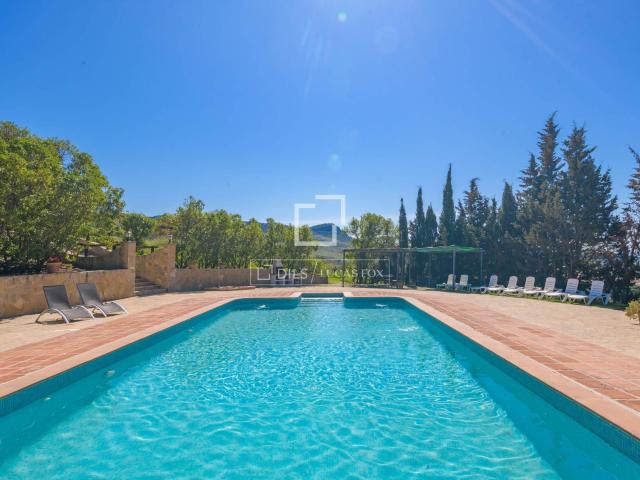 Ubicada en el idílico valle del Guadalhorce, la Gran Finca Á. 454m² Alora