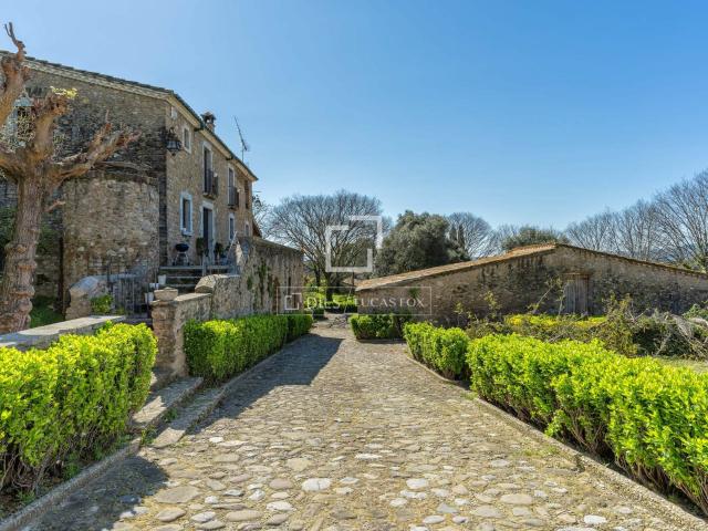 Ubicada en el tranquilo núcleo de Vilavenut, en el corazón d. 790m² Vilavenut