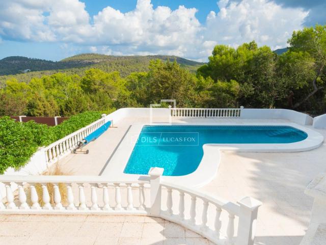 Ubicada en la codiciada promoción Cala Vadella, esta elegant. 148m² Cala Carbo