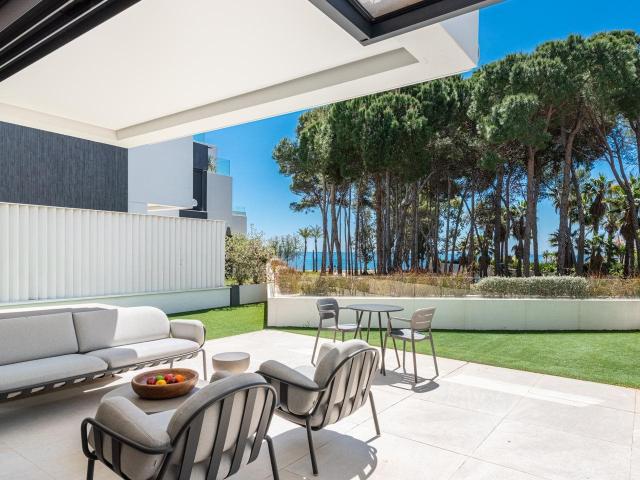 Ubicada en la exclusiva comunidad cerrada en primera línea d. 270m² Saladavieja