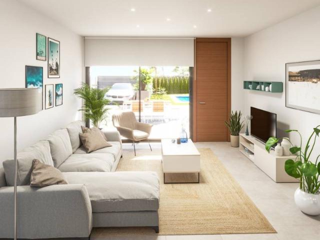 Ubicada en la encantadora localidad de Vera, esta exclusiva. 319m² Vera Playa
