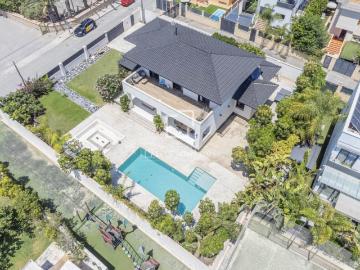Ubicada en la prestigiosa y serena zona residencial de La Fo. 360m² Sant Joan d'Alacant