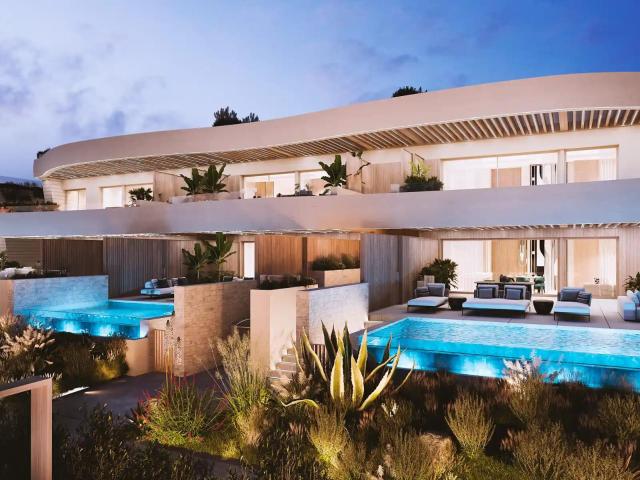 Ubicada en la prestigiosa zona de Marbella, esta exclusiva c. 447m² Marbella del Este