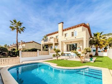 Ubicada en la prestigiosa zona residencial de Levantina, en. 207m² Sitges