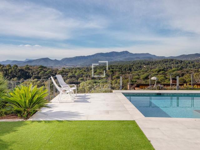 Ubicada en la tranquila zona residencial de Sant Julià de Ra. 342m² Sant Julia de Ramis