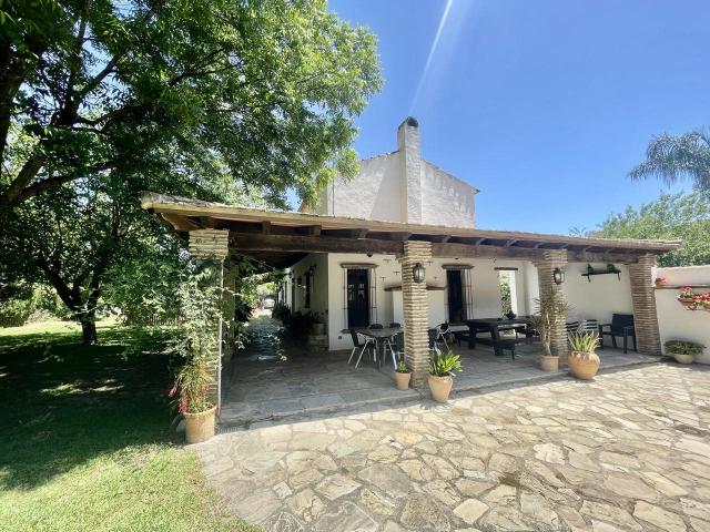 Ubicada en pleno Parque Natural de Los Alcornocales, esta ma. 260m² Jimena de la Frontera
