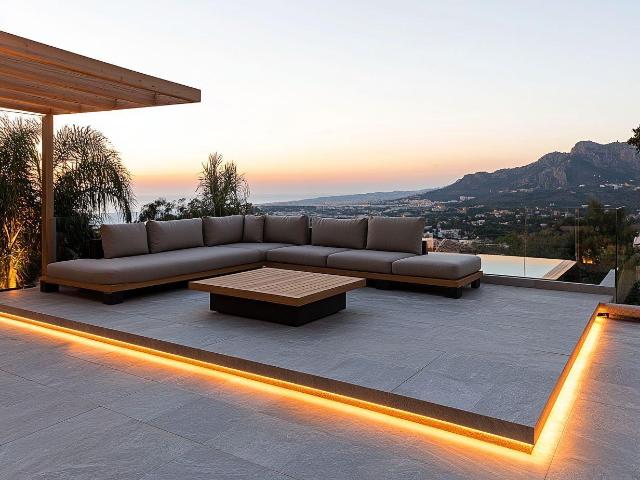 Ubicada en una de las zonas más exclusivas de la Costa Blanc. 470m² Moraira