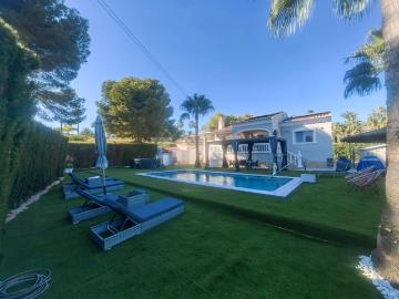 Ubicada en una de las zonas residenciales más exclusivas de. 180m² Calpe Calp