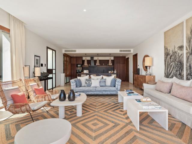 Ubicada en una parcela elevada dentro de Finca Cortesin, est. 394m² Casares
