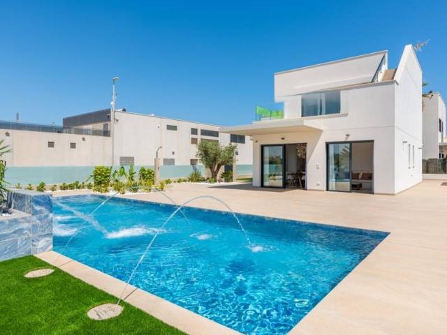 Ubicadas en la encantadora localidad de Orihuela, estas excl. 242m² Dehesa de Campoamor
