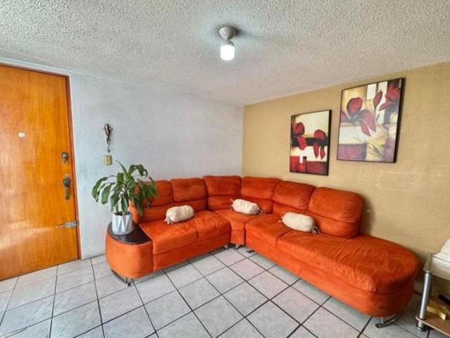 Ubicado departamento al sur de la ciudad en la Alcaldía Coyoacán a tres cuadras de Calz. de Tlalpan