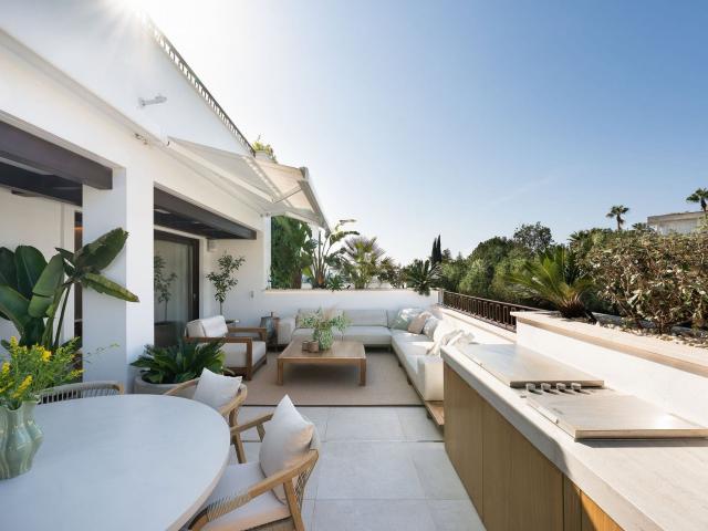 Ubicado en el prestigioso enclave de Lomas del Rey, en la em. 363m² Marbella