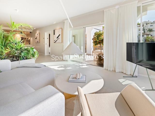 Ubicado en el prestigioso resort de golf La Quinta, en Benah. 167m² Huerta Malaga