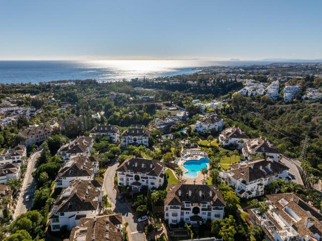 Ubicado en la exclusiva urbanización Monte Paraíso, en la Mi. 214m² Marbella
