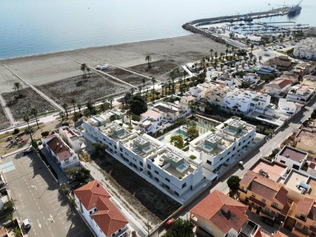 Ubicado en la encantadora localidad de Vera, este exclusivo. 113m² Vera Playa