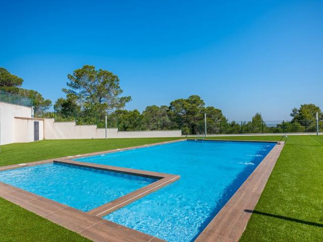Ubicado en la encantadora localidad de San Miguel de Salinas. 169m² San Miguel de Salinas