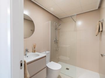 Ubicado en la hermosa Orihuela Costa, este exclusivo conjunt. 107m² Orihuela Costa