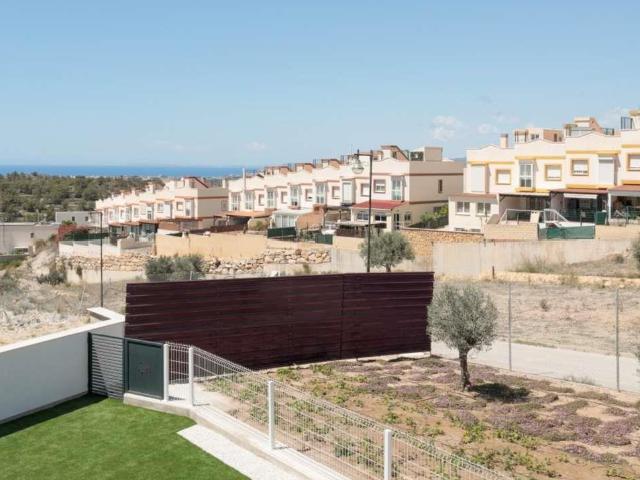 Ubicado en la hermosa localidad de Finestrat, este conjunto. 158m² Finestrat